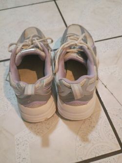 Purple avia size 8 womans