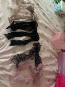 4 hair bows