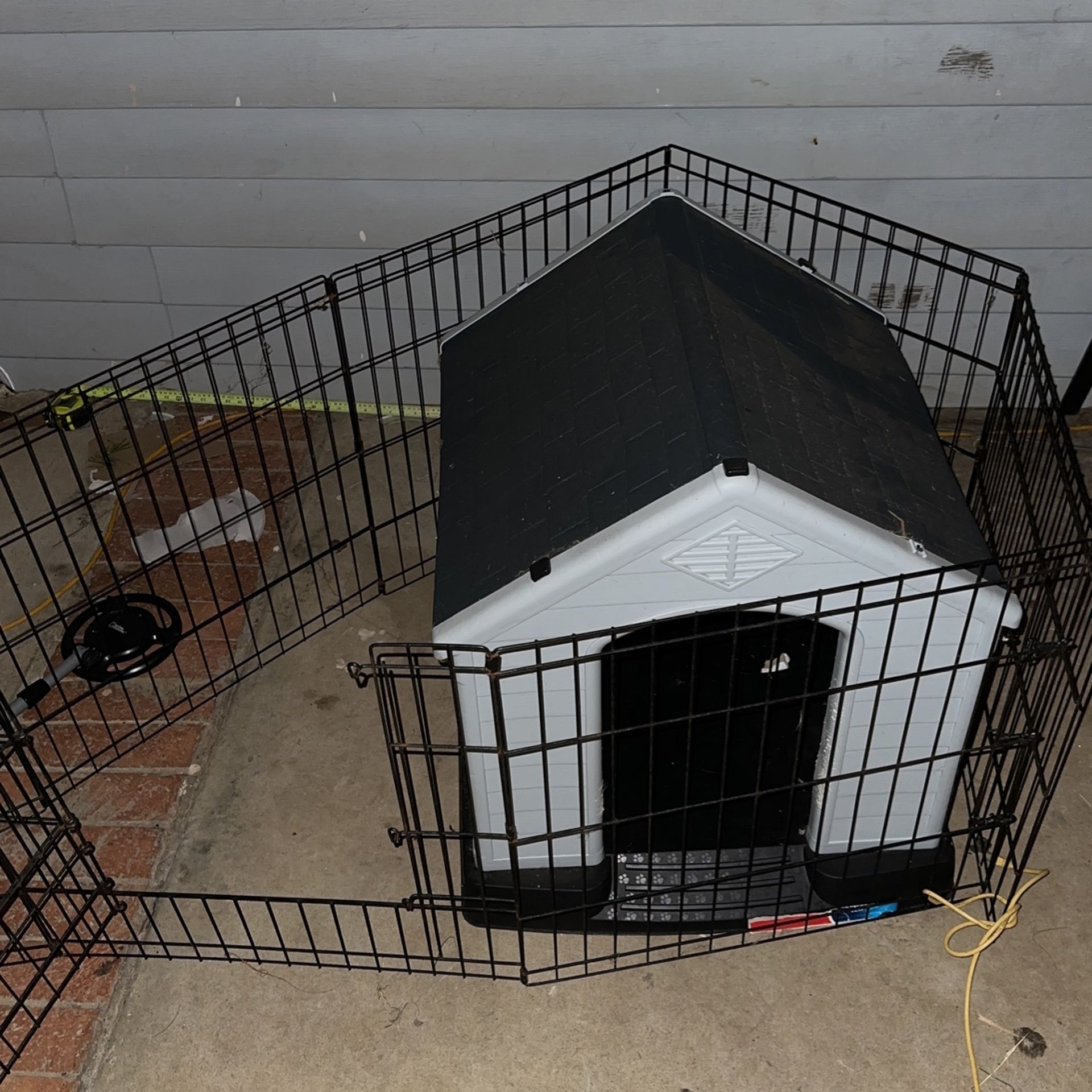 Dog Crate And Dog House