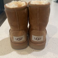Toodler Ugg Boots Size 7