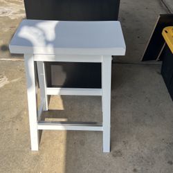 White Stools; Barely Used 