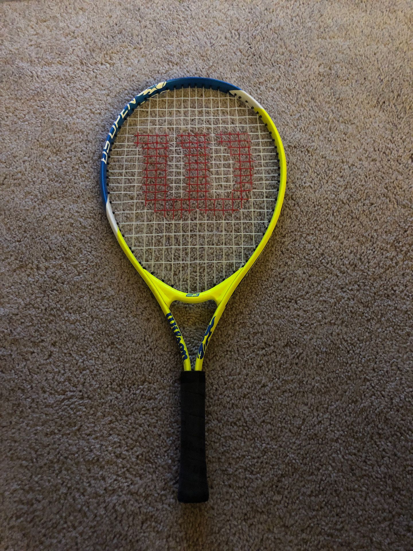 Wilson women’s tennis racket