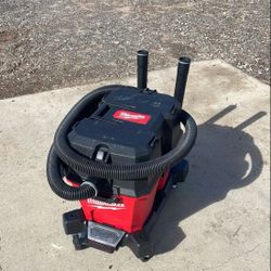 Milwaukee 6 Gallon 6.5 Peak HP Wet/Dry Shop Vacuum Corded 