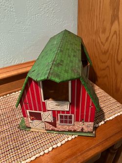 Vintage Lazy-Day Farm Marx Tin Metal Litho Toy Barn
