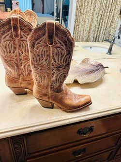 Ariat