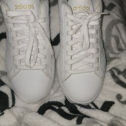 Ladies Size 8 White on White Addidas Tennis Shoes 