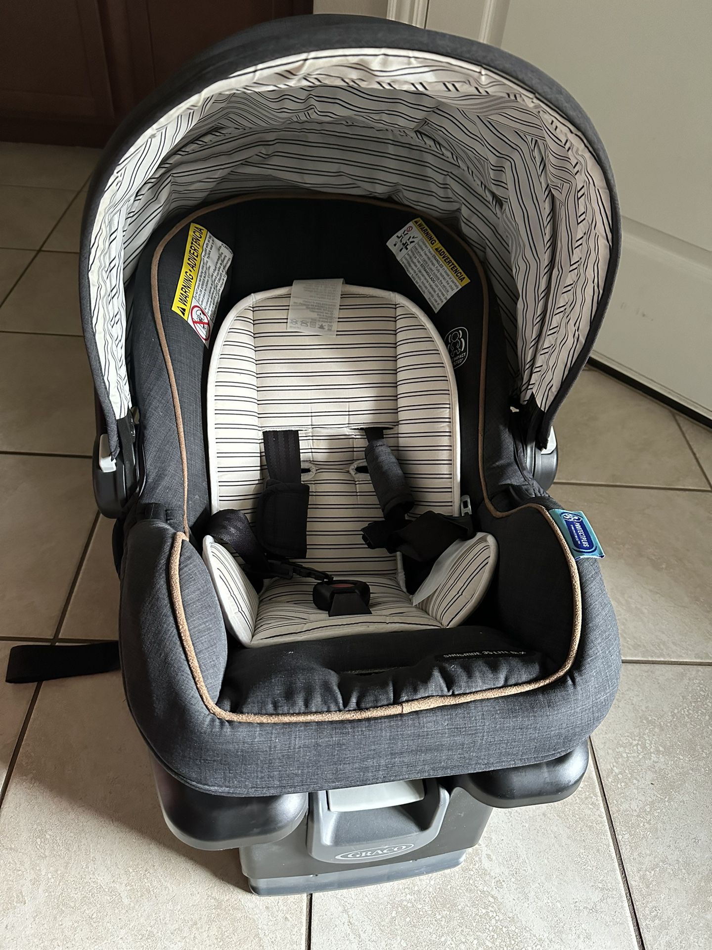 Graco Infant Car Seat!