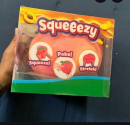 Squeezy Peach Squishy