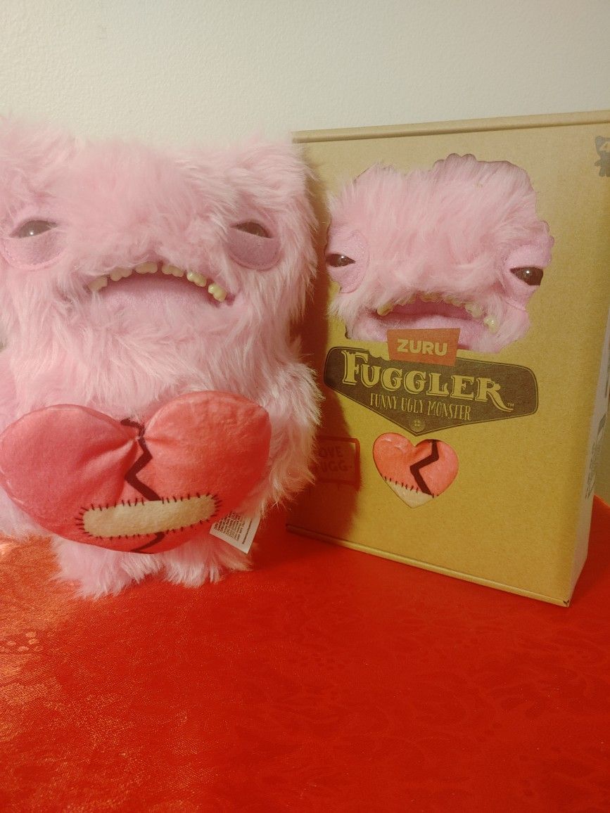 NEW Zuru Love FUGG Fuggler 9" Pink Valentine's Day Gift Plush Ugly Monster (in box)