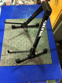 Guitar stand