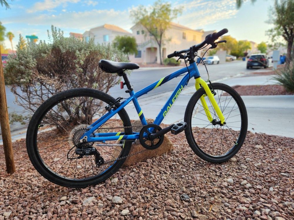 Raleigh Cadent 24 Youth 7 Speed Shimano Gravel Bike