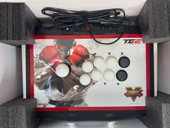 Mad Catz SFV Arcade Fightstick Tournament Edition 2 T.E.2+