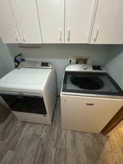 Maytag washer and dryer set