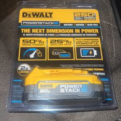 20V MAX DEWALT POWERSTACK Compact Battery DCBP034