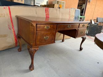 Escritorio de pura madera