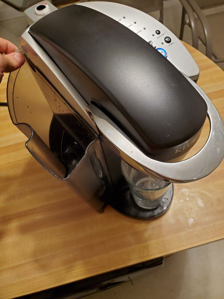 Kinda working Keurig K140 (missing knob, need to hold valve shut to work)