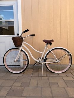 Huffy Beach Cruiser Bicycle with Basket