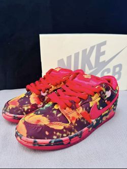 Nike SB Dunk Low The Wizard of Oz Poppy Field