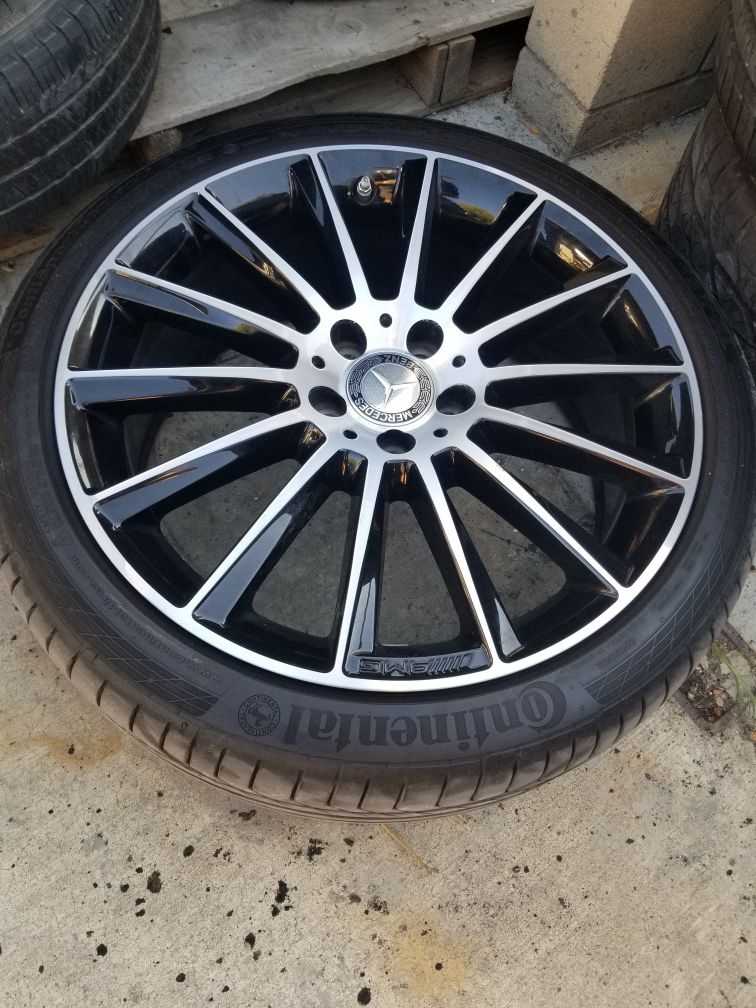 Amg 19s mercedes c300 oem rims with tires