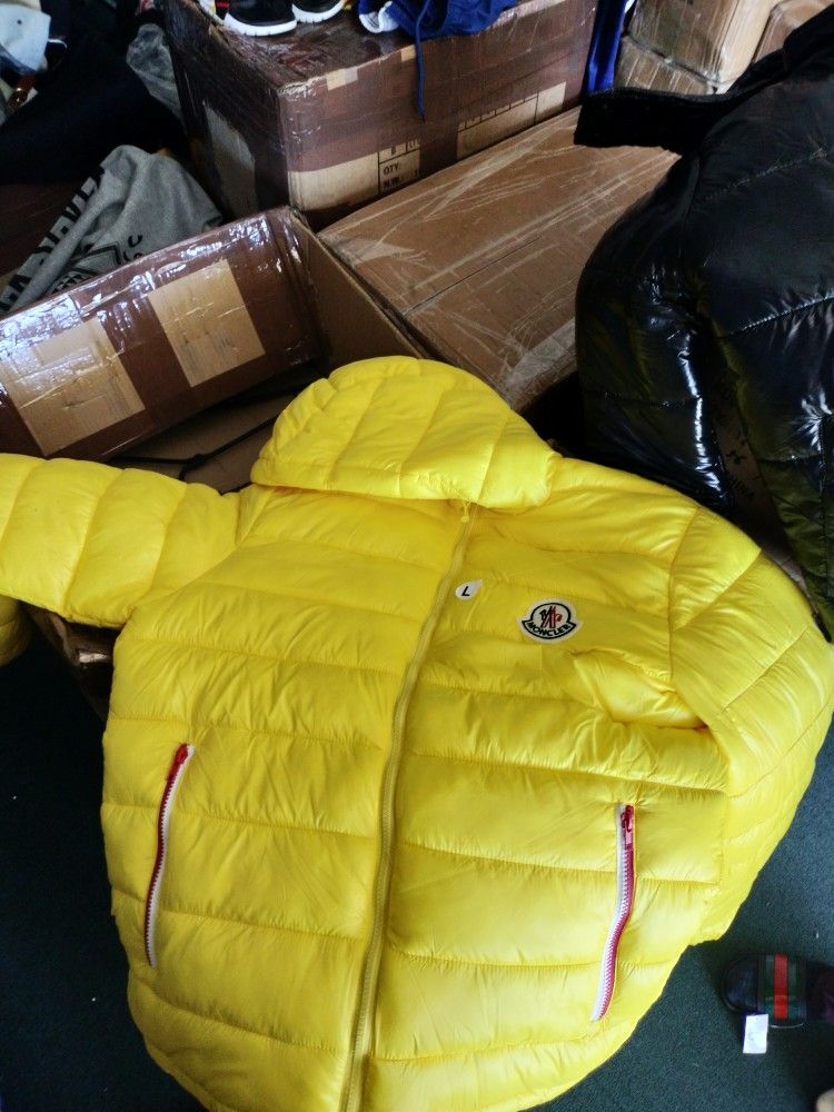 Moncler Puffer Jacket , Yellow 💛 Size L