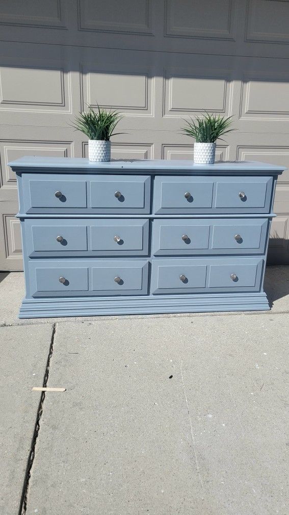 BEAUTIFUL GRAY BLUE 6 DRAWERS  DRESSER IN GREAT https://offerup.com/redirect/?o=U0hBUEUuTElLRQ== NEW ROLLING DRAWERS 62X20X36 SILVER KNOBS