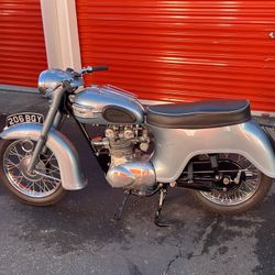 1960 Triumph 3TA-21 Bathtub