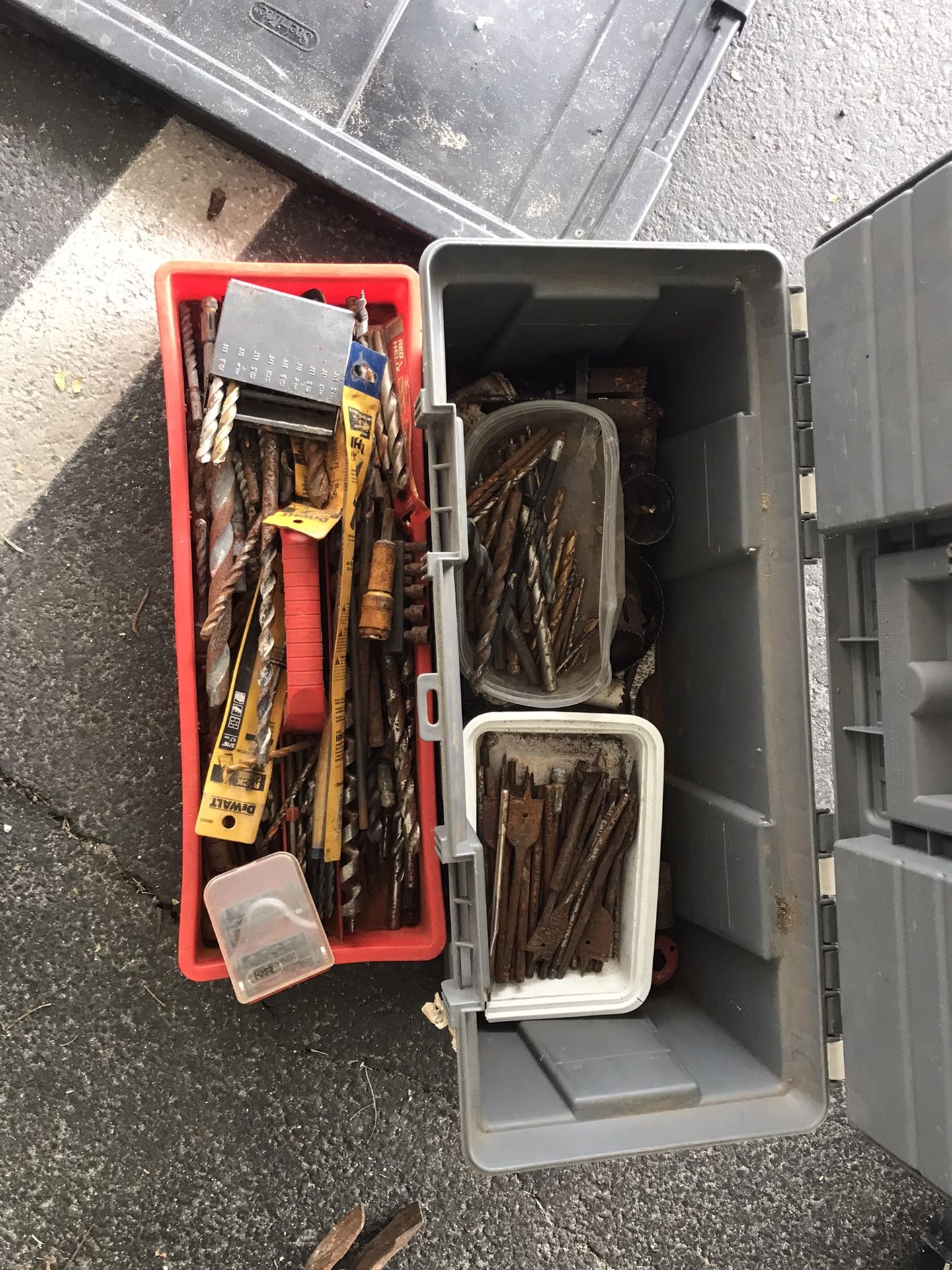 100s Of Bits And Wholsaw Bits