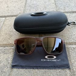 Oakley Holbrook Sunglasses Clear Brown Frame Prizm Polarized Lenses W/ Case Cloth