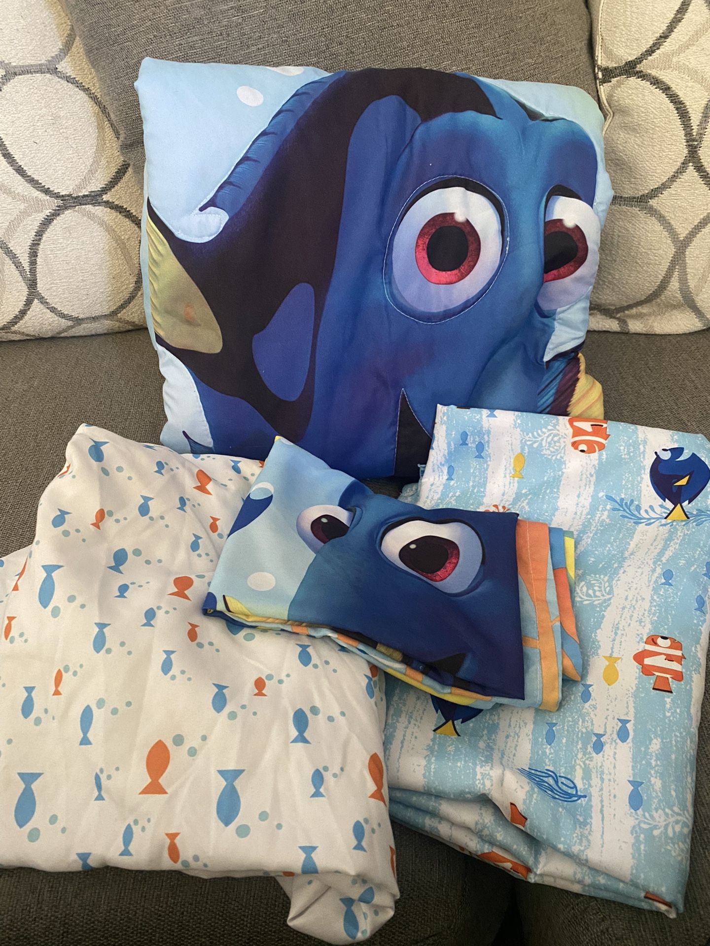 Finding Nemo Dory 4 Piece  Toddler Bed Sheet Set 