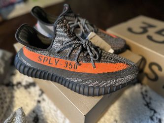 Yeezy Boost 350 V2 - Men Size 9 1/2 - New 