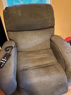 Lift Chair w heated massage