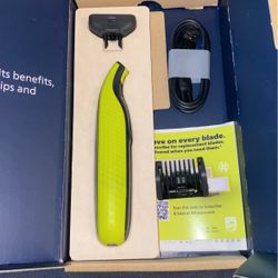 Philips Norelco ( BRAND NEW )
