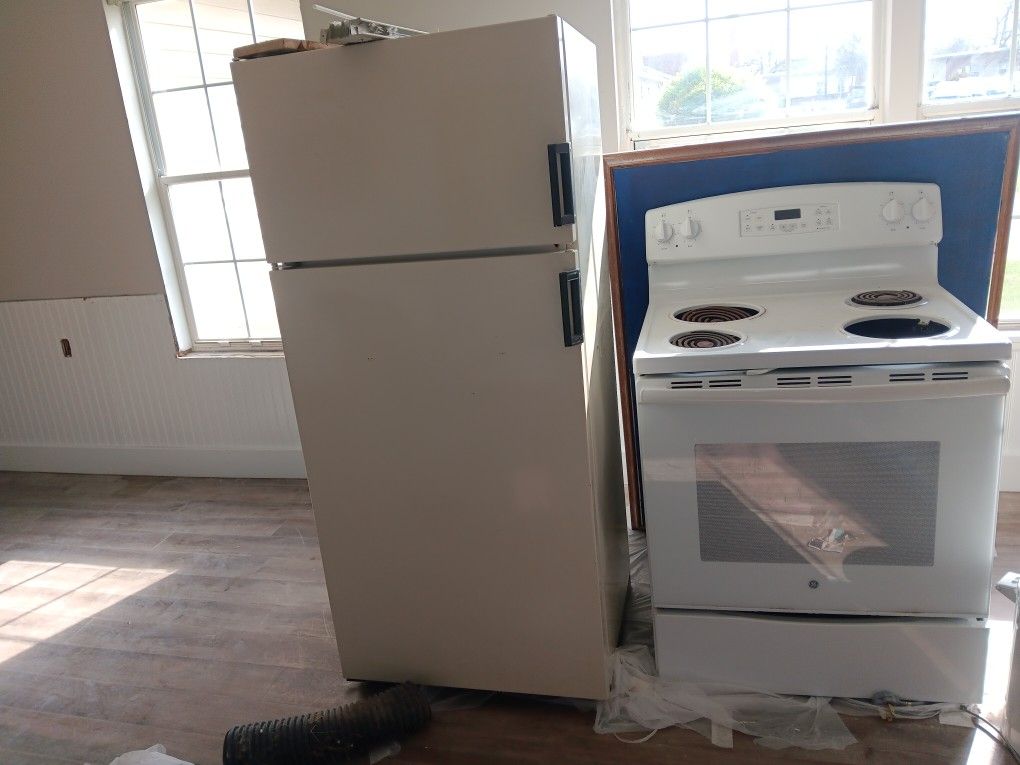 Fridge and Stove