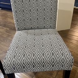 5 Dining Table Chairs 