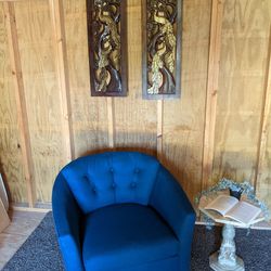 Beautiful Vintage Tufted Blue Barrel Chair 