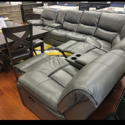 *Weekend Special!!!*---Attractive Madrid Gray Leather Reclining Sectional Sofa---Delivery And Financing Available🫡