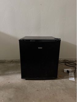 Mini fridge