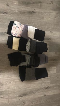 Yoga pants size small 29 total