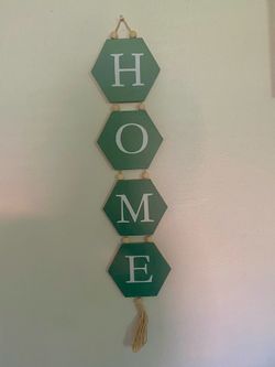 Various wall decor/canvas