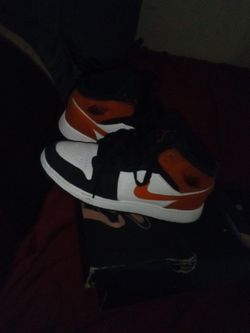 Mid Air Jordan 1 Shattered Backboard