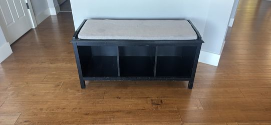 2 wood entry bench’s