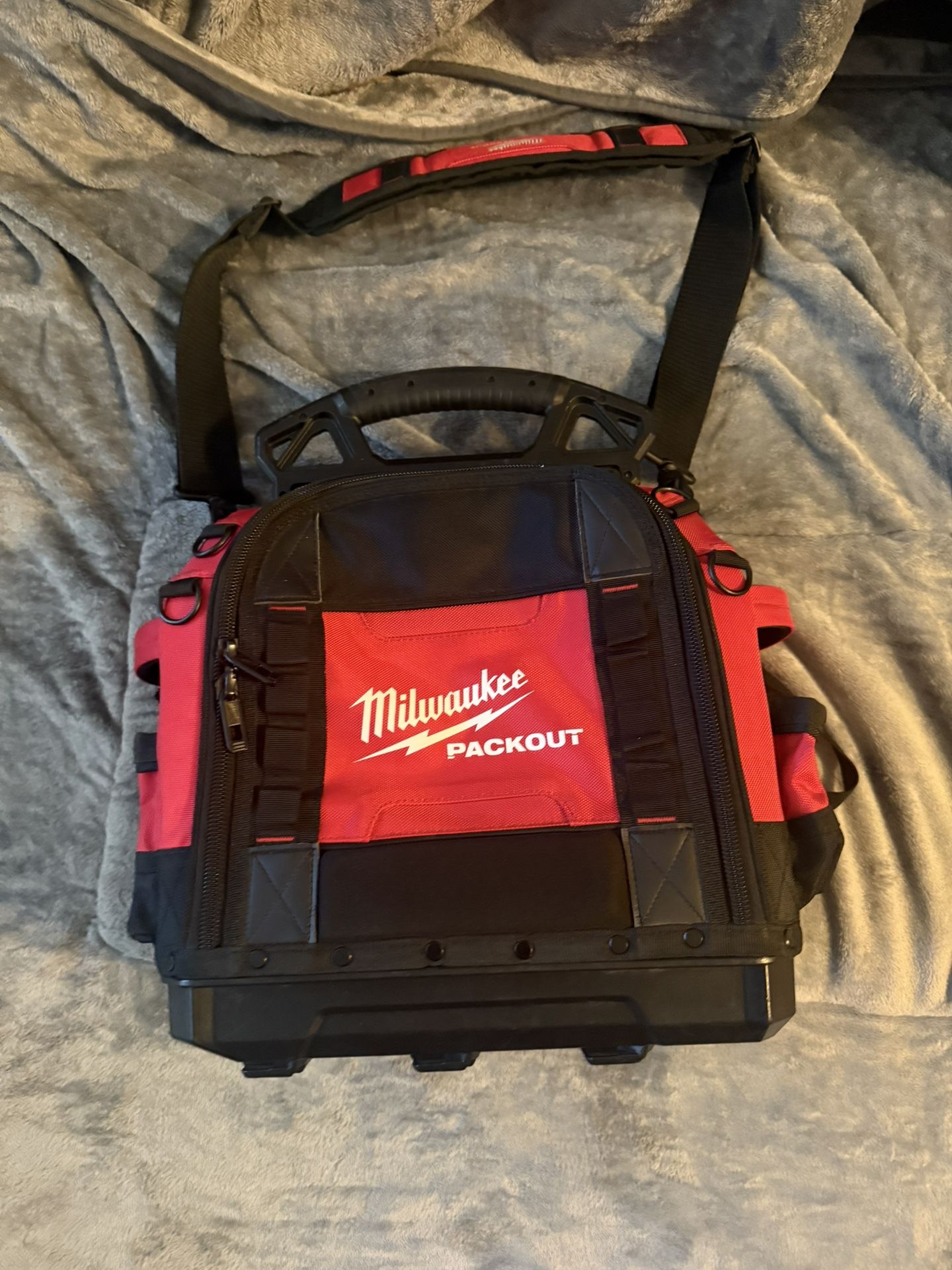Milwaukee PACKOUT 15 Structured Tool Bag