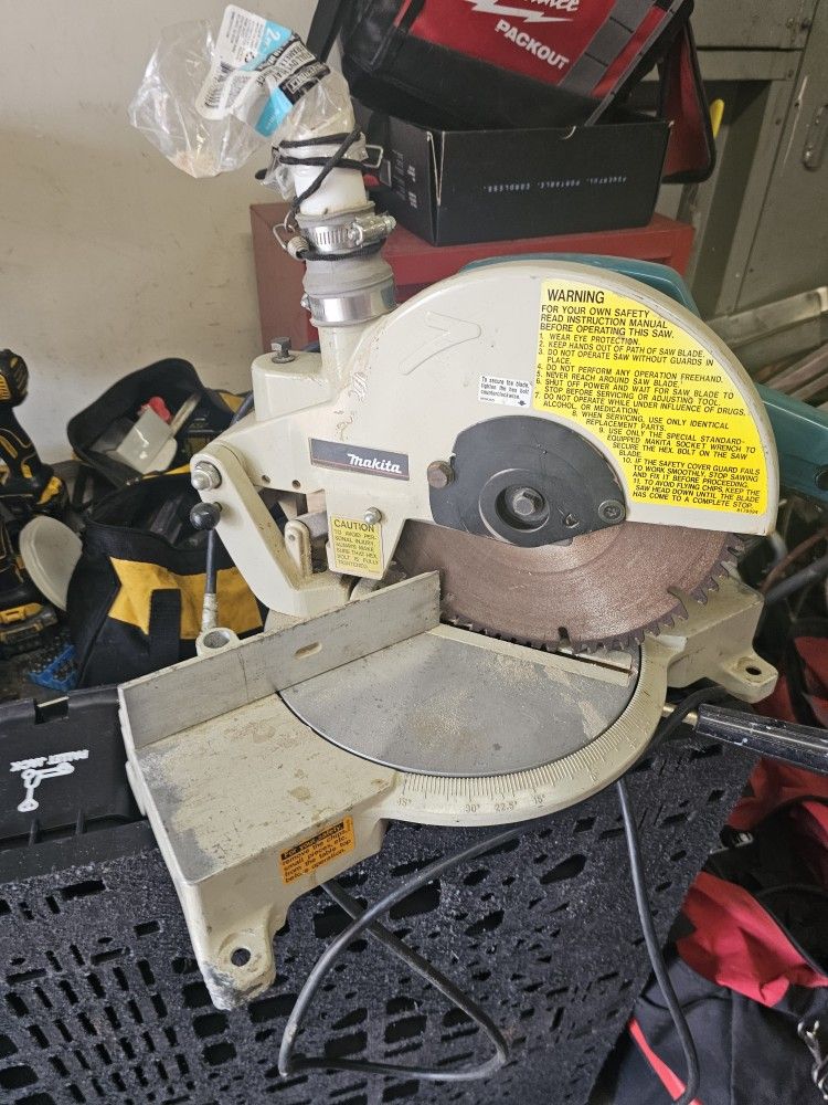 MAKITA ANGLE TABLE SAW