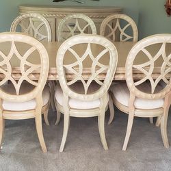 Pulaski Table And Chairs