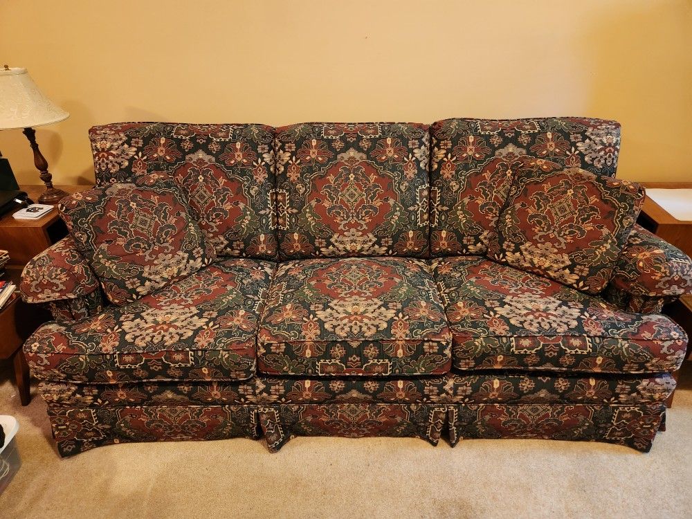 Couch/ Sofa