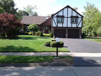 HOME FOR SALE BY OWNER 4 BEDROOM 3 AND 1 HALF BATH CENTRAL AIR.. SPLIT LEVEL HOME 321.900