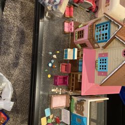  Doll House And More 