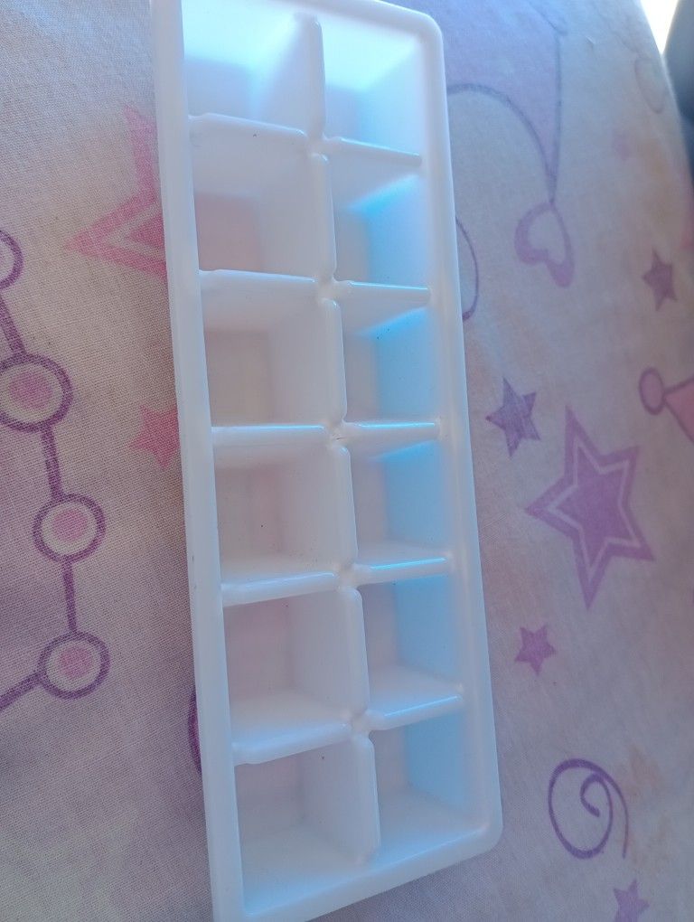 🩷 Small Ice tray - Still Available 