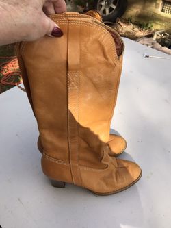 Women’s boots size 7