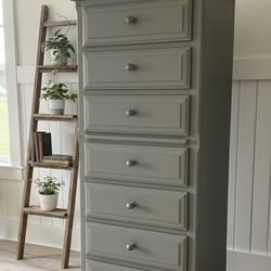Modern Farmhouse Chest of Drawers / Lingerie Dresser-  delivery available